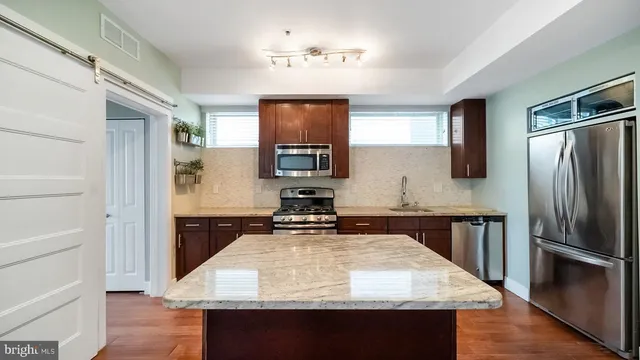 $329,000 | 906 North 16th Street, Unit 3R, Philadelphia, PA 19130