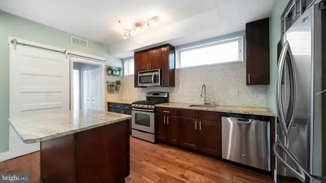 $329,000 | 906 North 16th Street, Unit 3R, Philadelphia, PA 19130
