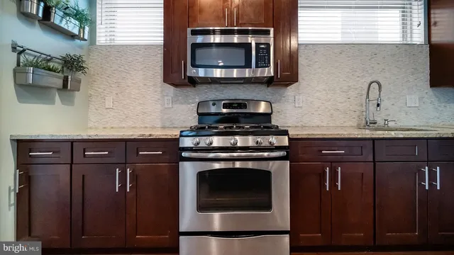 $329,000 | 906 North 16th Street, Unit 3R, Philadelphia, PA 19130