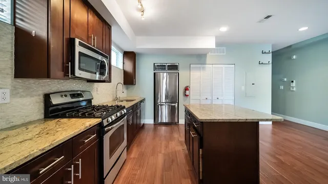 $329,000 | 906 North 16th Street, Unit 3R, Philadelphia, PA 19130