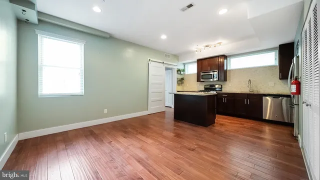 $329,000 | 906 North 16th Street, Unit 3R, Philadelphia, PA 19130