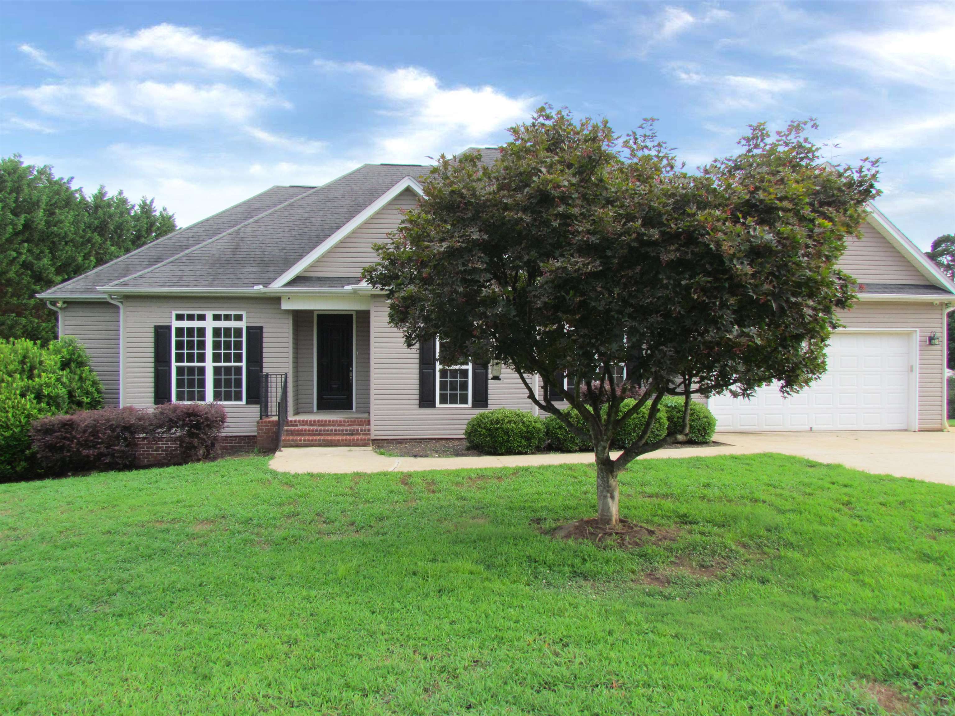 529 Albatross Road Easley, SC 29640 - Photo 1 of 33