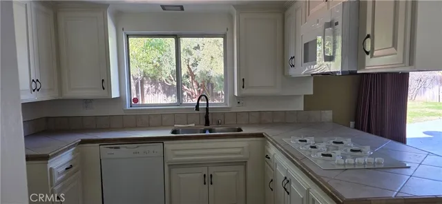 $3,000 | 129 Sunridge Way, Redlands, CA 92373