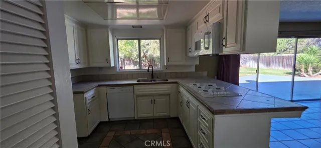 $3,000 | 129 Sunridge Way, Redlands, CA 92373