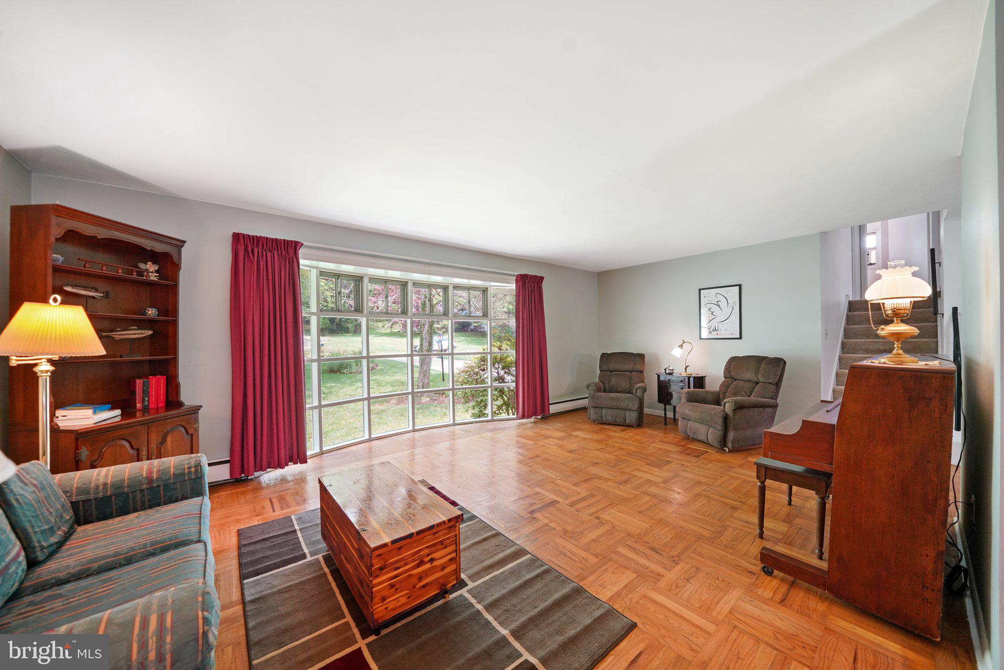 172 Mansion Road Newtown Square, PA 19073 - Photo 12 of 36 Living Room