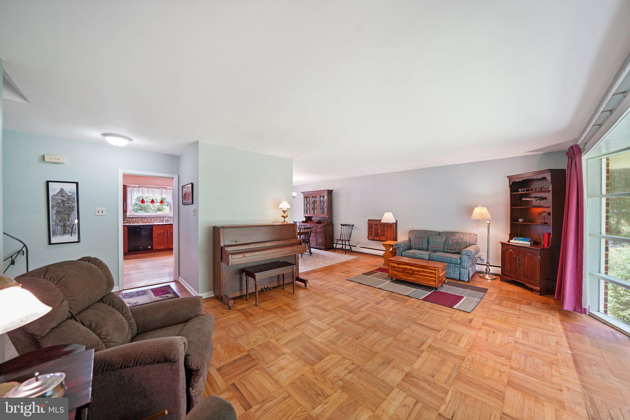 172 Mansion Road Newtown Square, PA 19073 - Photo 13 of 36 Living Room