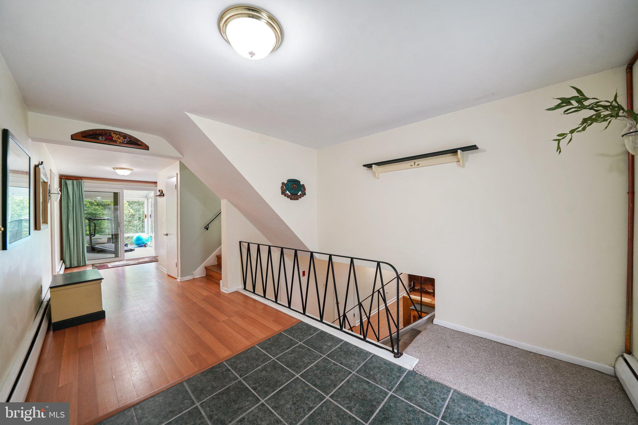 172 Mansion Road Newtown Square, PA 19073 - Photo 5 of 36 Foyer