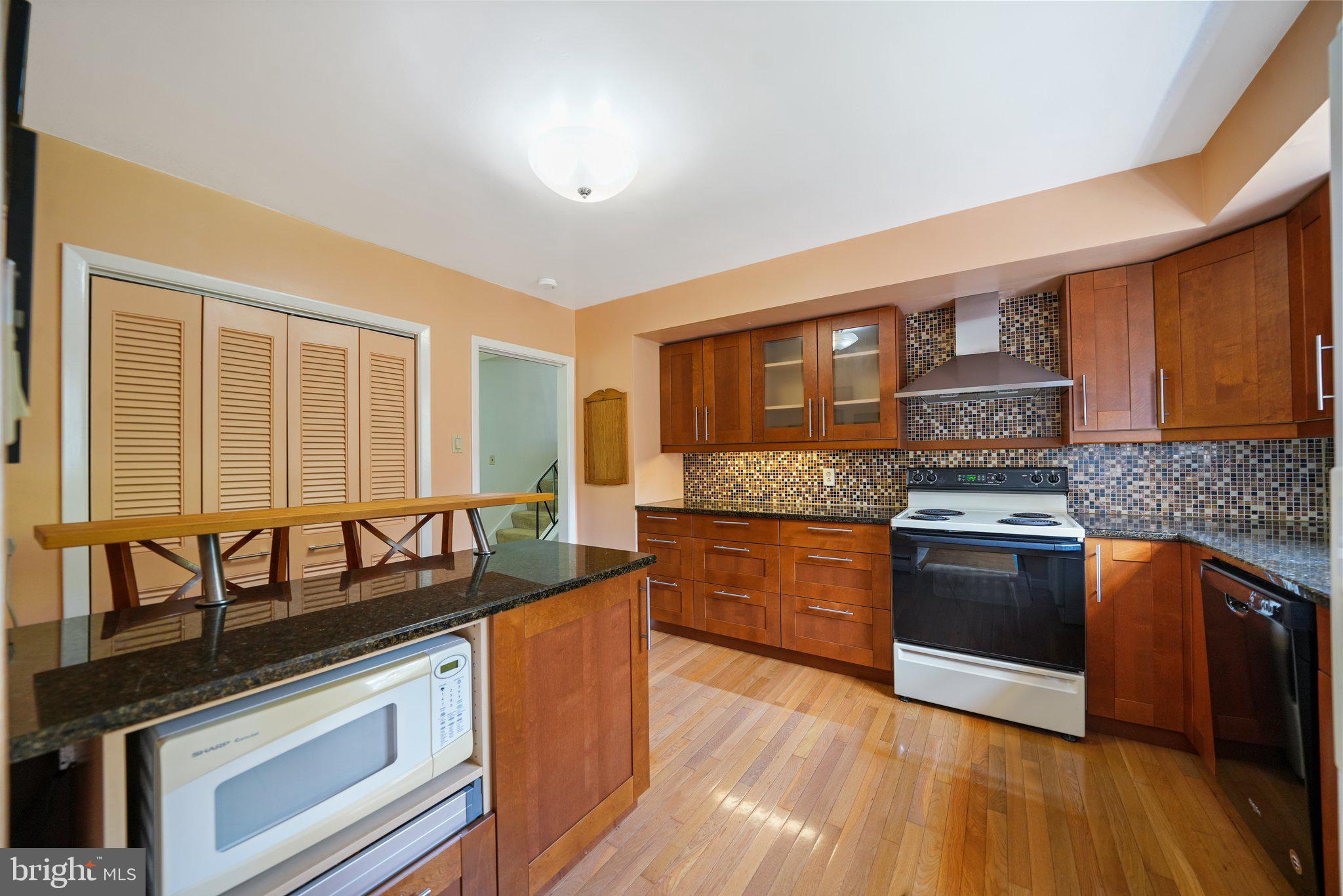 172 Mansion Road Newtown Square, PA 19073 - Photo 6 of 36 Kitchen