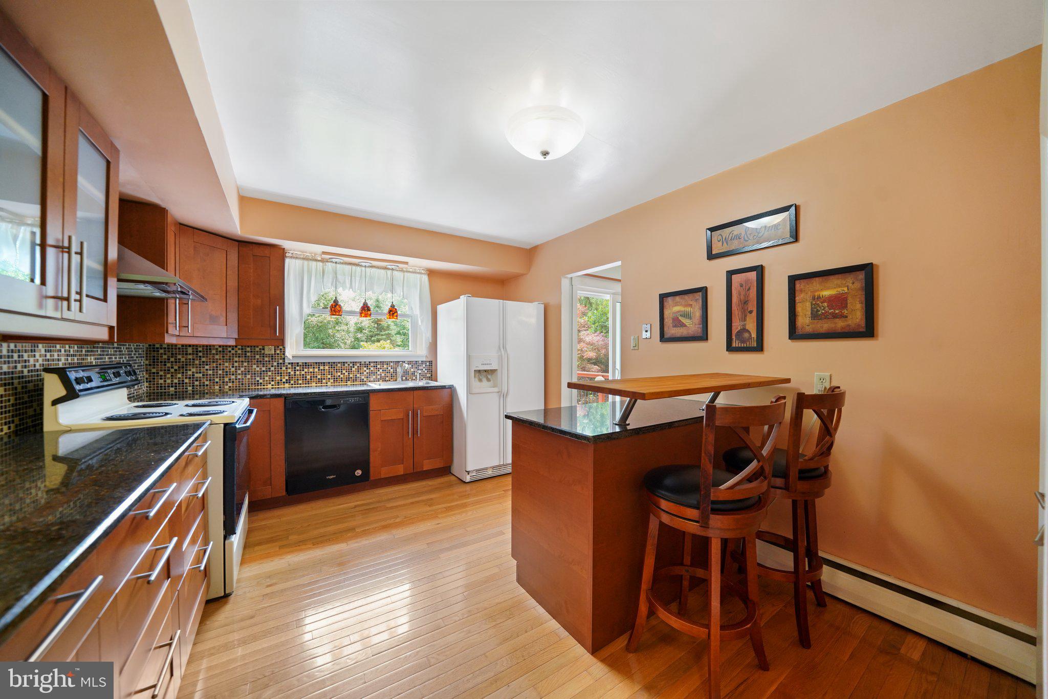 172 Mansion Road Newtown Square, PA 19073 - Photo 8 of 36 Kitchen