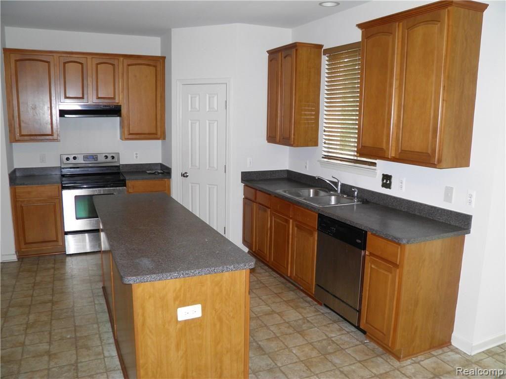 3237 Everett Drive Rochester Hills, MI 48307 - Photo 9 of 34
