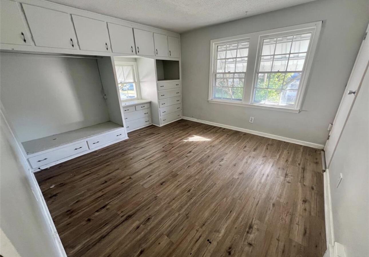 2313 Joliet Street Flint, MI 48504 - Photo 8 of 11 IMG_4992