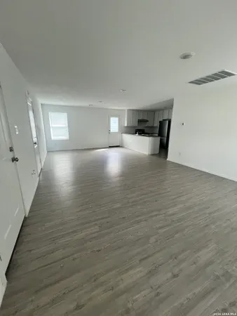 $1,500 | 2822 Millikan Drive, Converse, TX 78109
