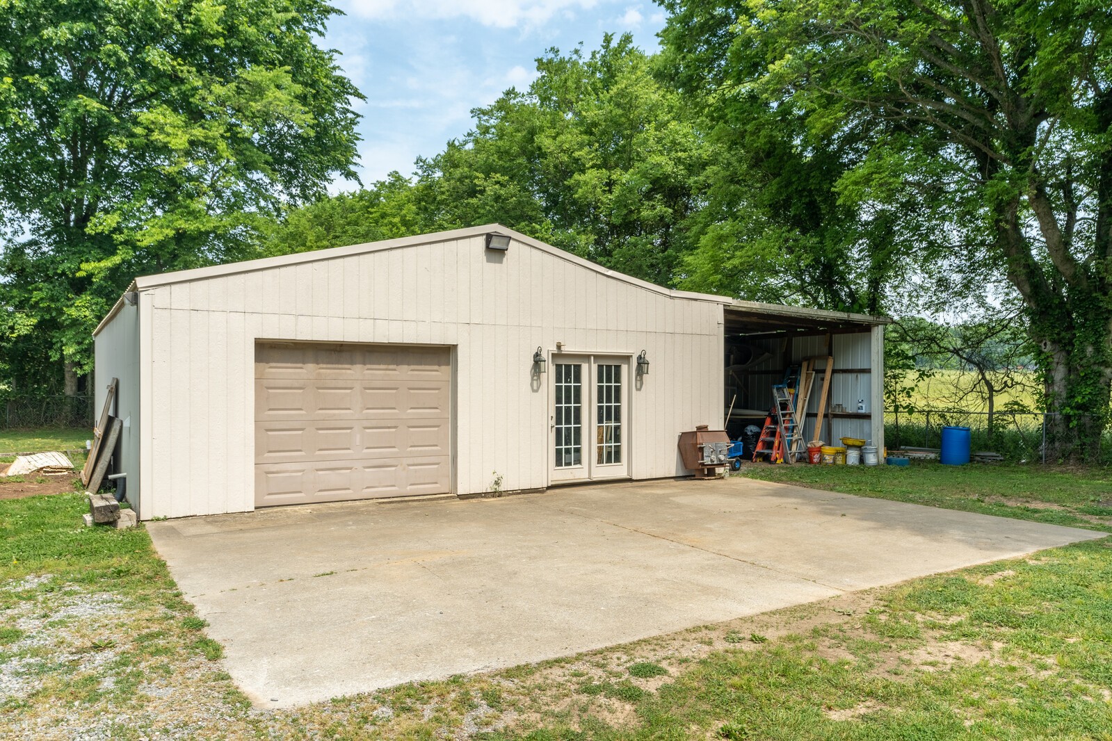 6658 Highway 49 Springfield, TN 37172 - Photo 2 of 44 a view of a house with a outdoor space
