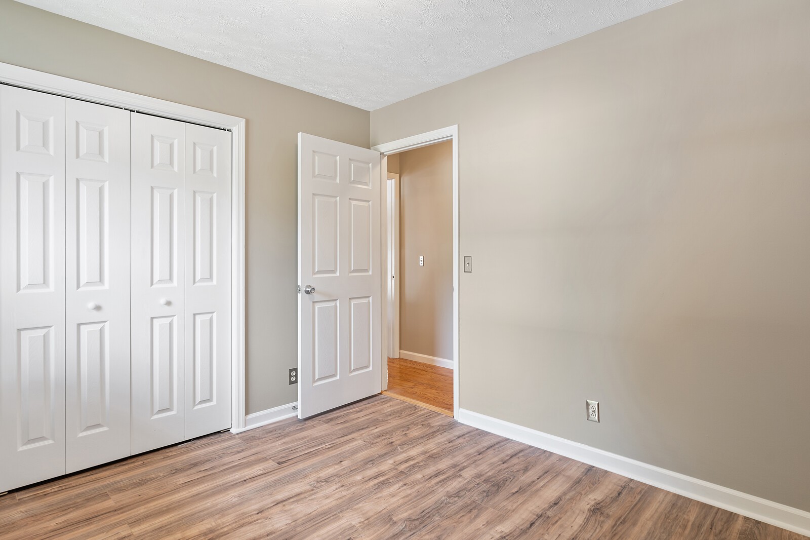 6658 Highway 49 Springfield, TN 37172 - Photo 31 of 44 a view of an empty room with wooden floor