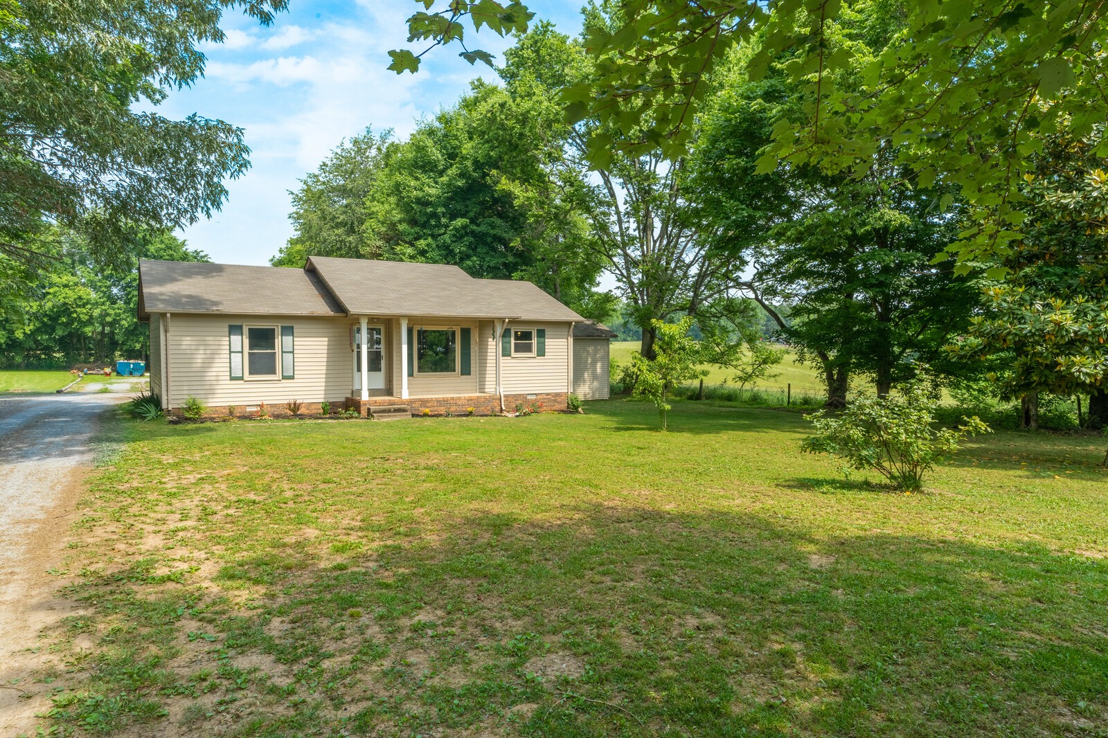 6658 Highway 49 Springfield, TN 37172 - Photo 34 of 44 a view of a yard in front of house