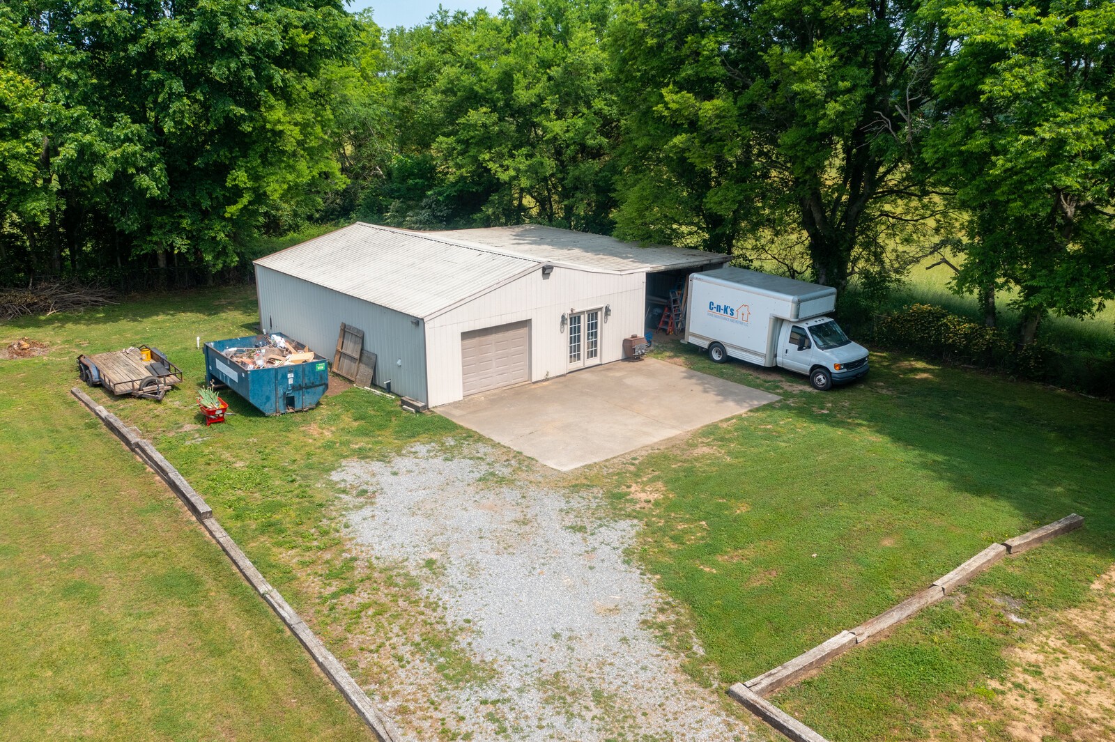 6658 Highway 49 Springfield, TN 37172 - Photo 36 of 44 a backyard of a house with seating space