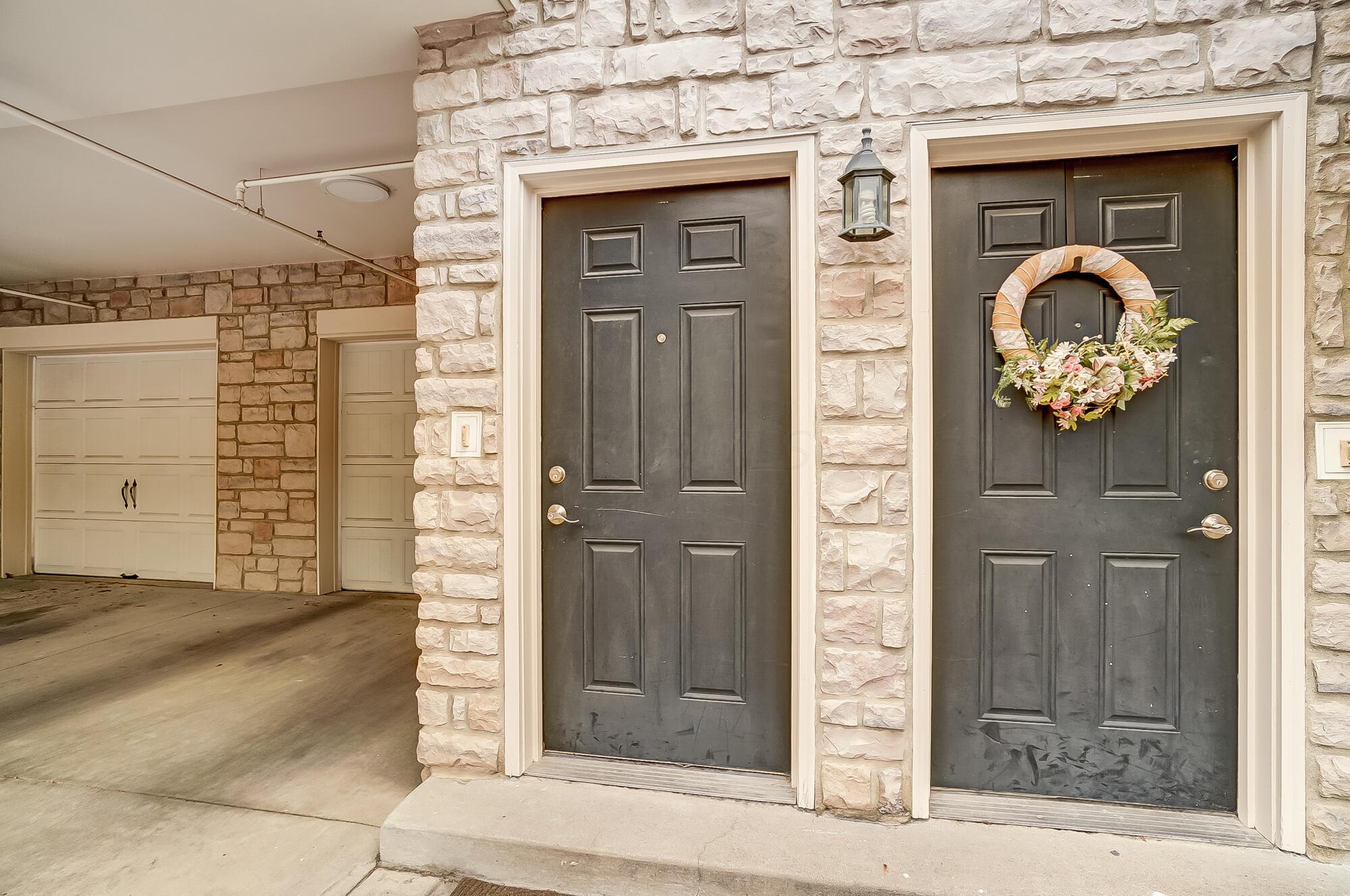 1756 Ridgecliff Road Upper Arlington, OH 43221 - Photo 5 of 55 Nice Entry!