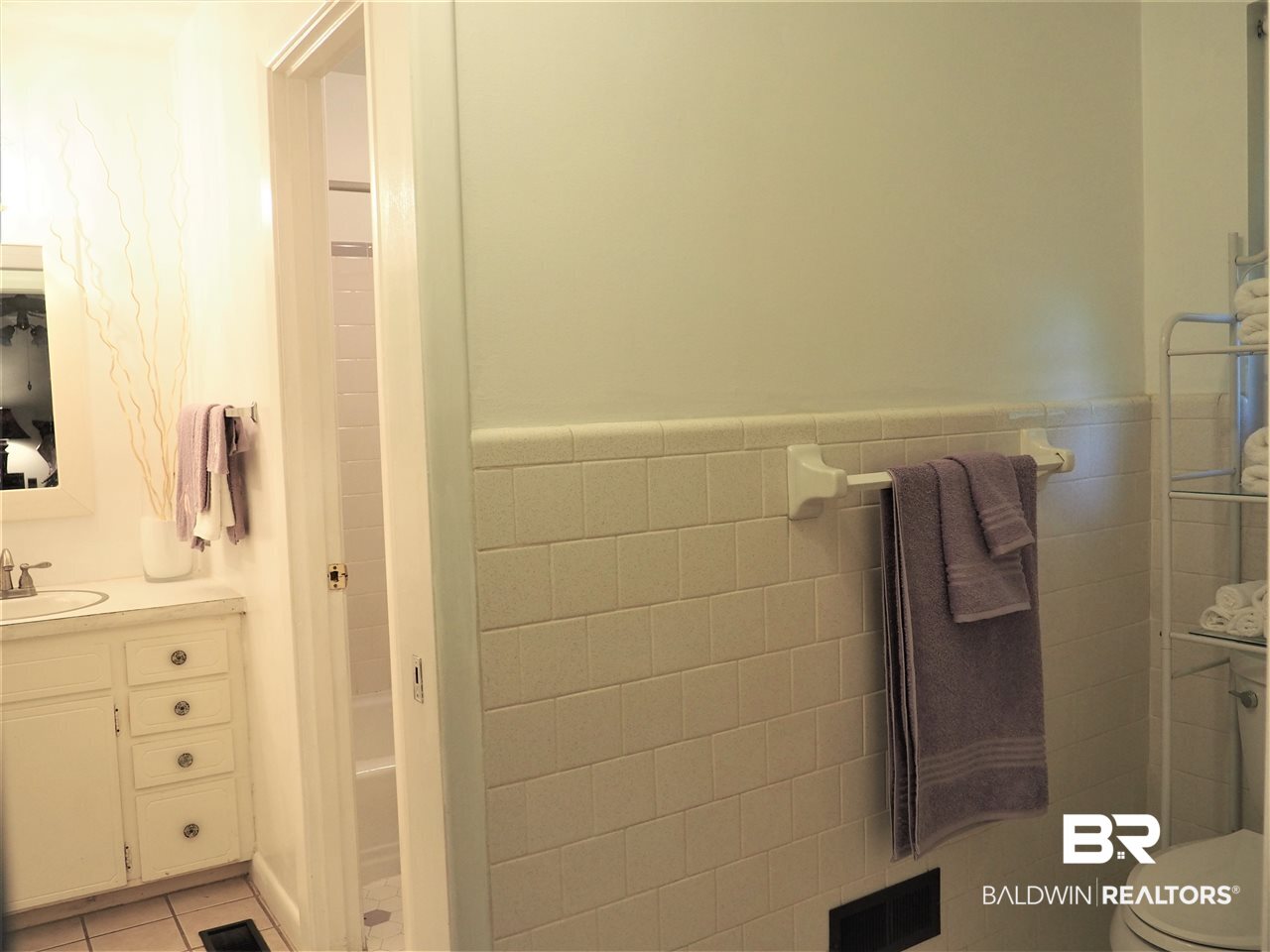 33420 Helms Lane Lillian, AL 36549 - Photo 31 of 35 Adjoining tub and toilet room