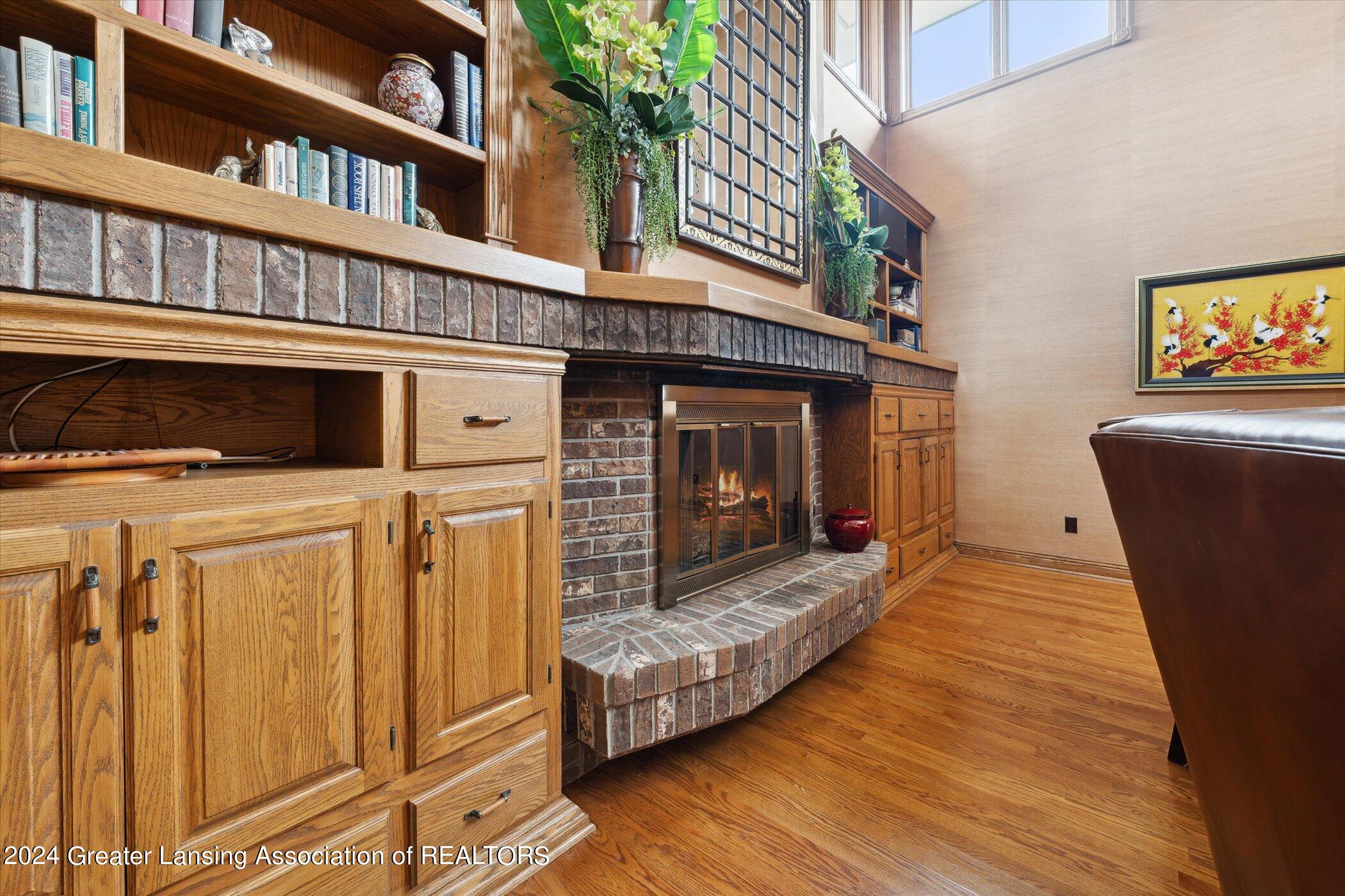1445 Cambridge Road Lansing, MI 48911 - Photo 11 of 86 11-photo-11