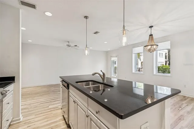 $965,000 | 1685 Laurel Street, Unit 3, Sarasota, FL 34236