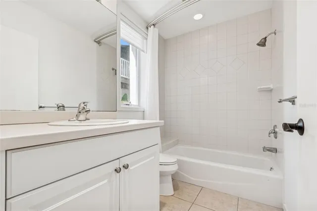 $965,000 | 1685 Laurel Street, Unit 3, Sarasota, FL 34236