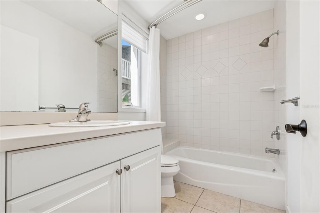 1685 Laurel Street, Unit 3 Sarasota, FL 34236 - Photo 23 of 69