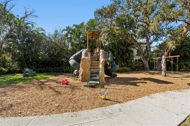 $965,000 | 1685 Laurel Street, Unit 3, Sarasota, FL 34236