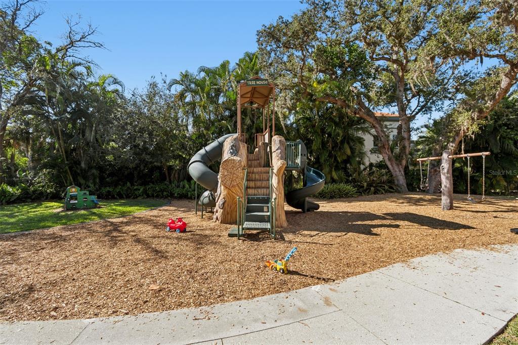 1685 Laurel Street, Unit 3 Sarasota, FL 34236 - Photo 48 of 54