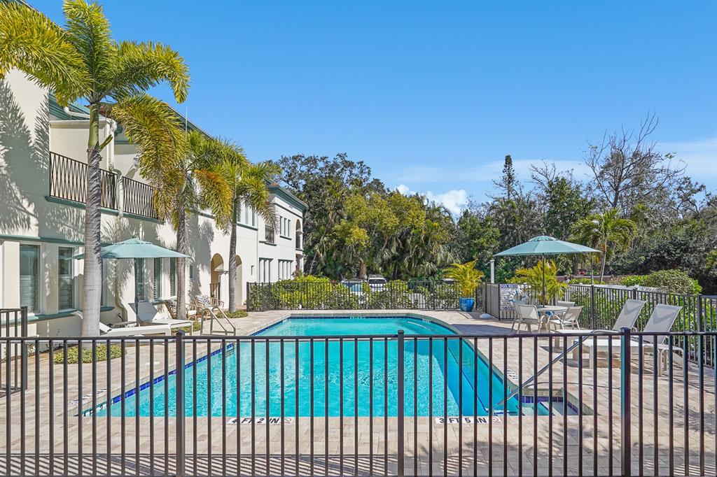 1685 Laurel Street, Unit 3 Sarasota, FL 34236 - Photo 5 of 69