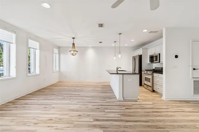 $965,000 | 1685 Laurel Street, Unit 3, Sarasota, FL 34236