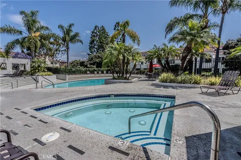 $690,000 | 17202 Corbina Lane, Unit 102, Huntington Beach, CA 92649