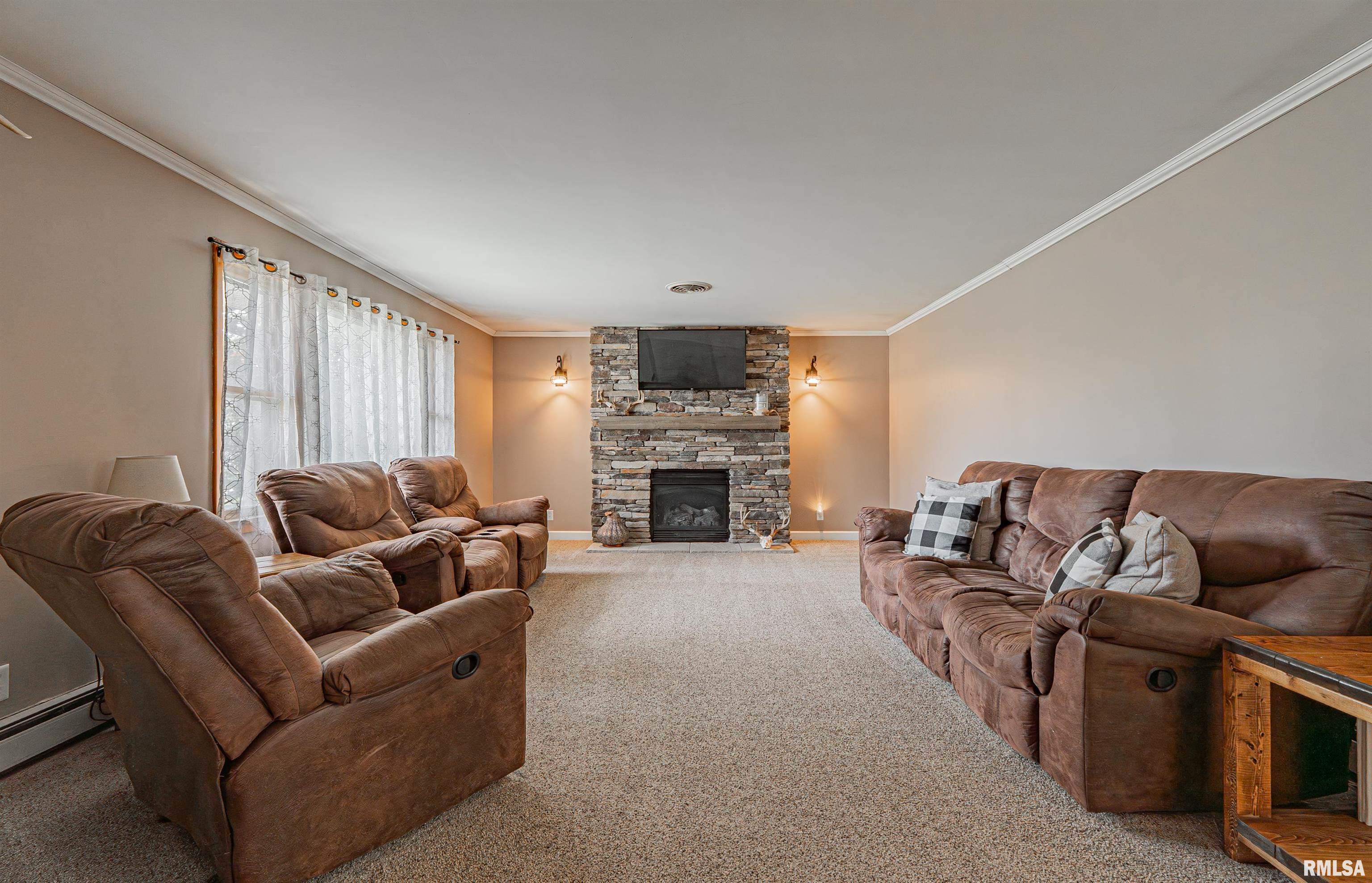 1346 Airport Road Lincoln, IL 62656 - Photo 5 of 38