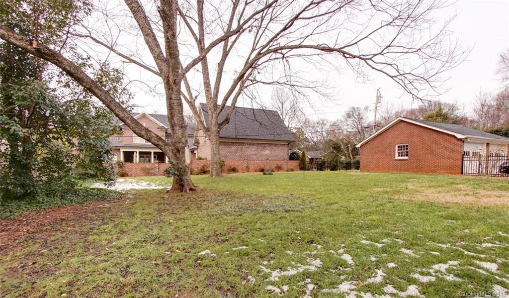 1400 Ferncliff Road Charlotte, NC 28211 - Photo 19 of 21 a house view with a garden space