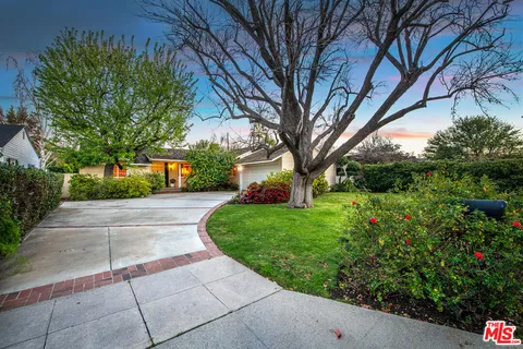 $1,569,000 | 5102 Gaviota Avenue, Encino, CA 91436