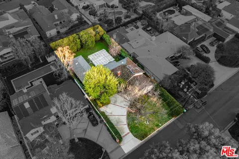 $1,569,000 | 5102 Gaviota Avenue, Encino, CA 91436