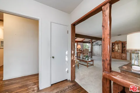 $1,569,000 | 5102 Gaviota Avenue, Encino, CA 91436