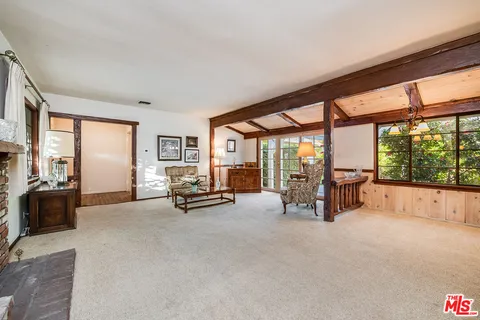 $1,569,000 | 5102 Gaviota Avenue, Encino, CA 91436