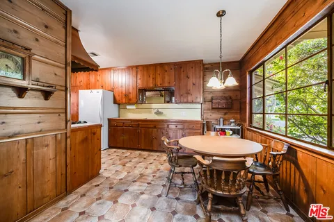 $1,569,000 | 5102 Gaviota Avenue, Encino, CA 91436