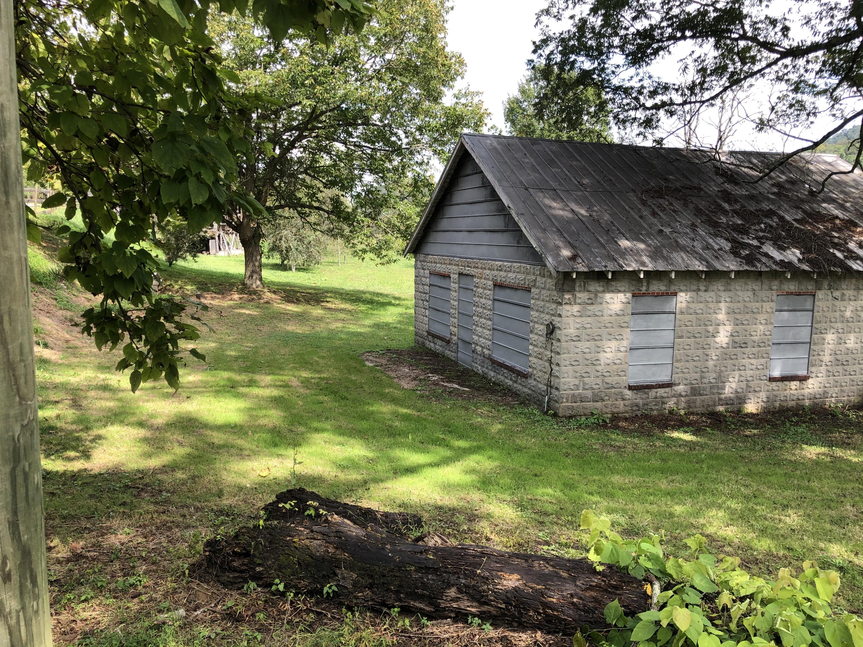 10929 Fairview Road Duffield, VA 24244 - Photo 13 of 52 Photo Sep 27, 2 22 45 PM