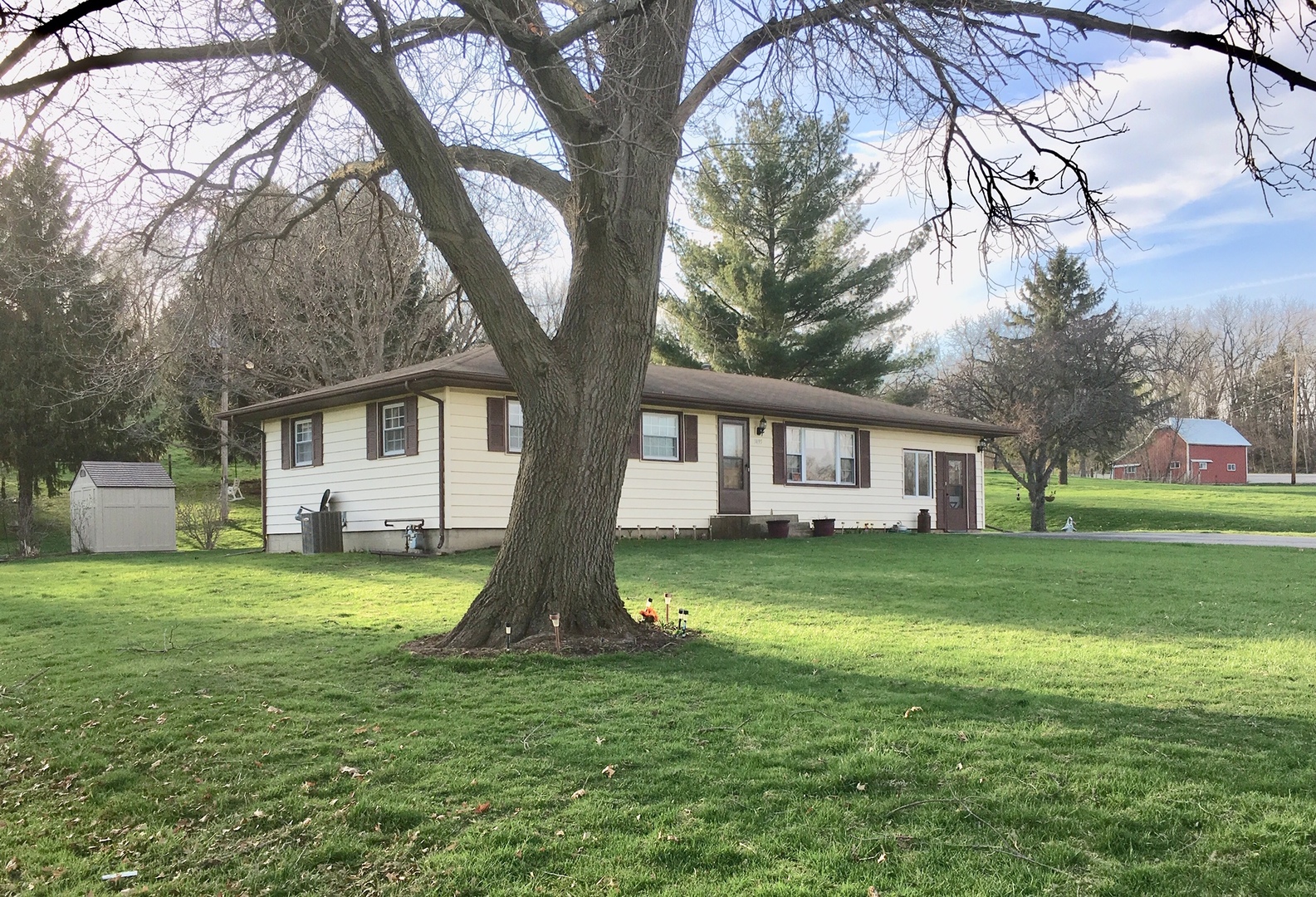 3495 East 2056th Road Wedron, IL 61350 - Photo 2 of 28