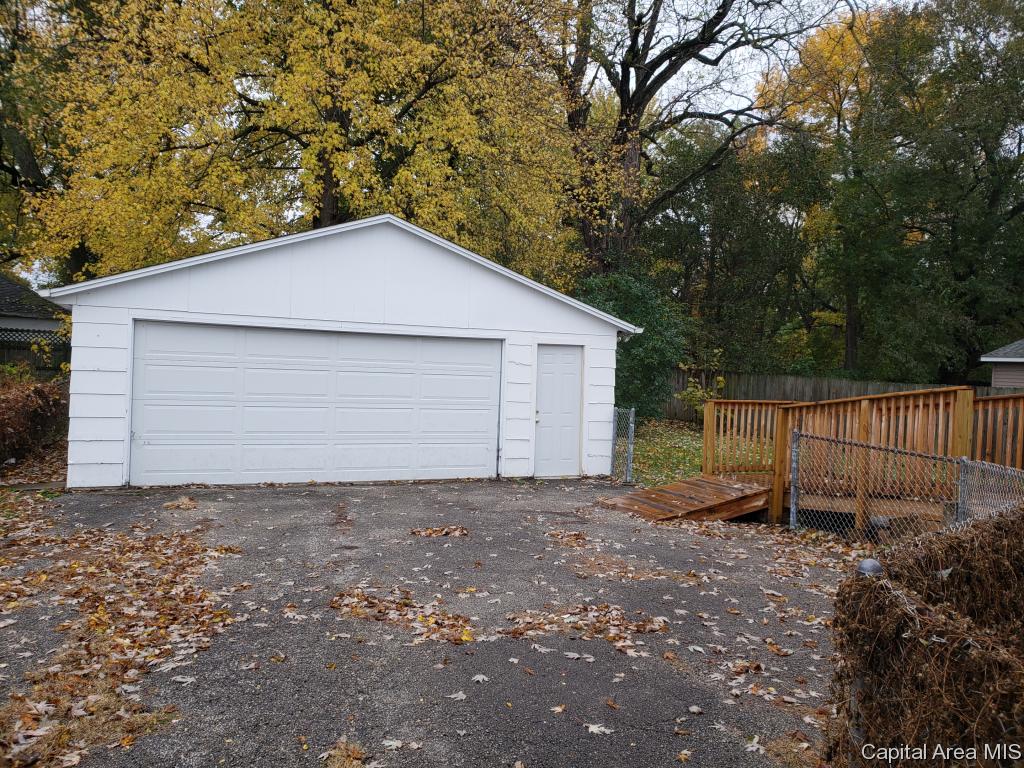 2118 Cincinnati Avenue Springfield, IL 62702 - Photo 4 of 14