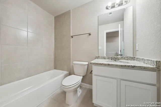 $1,560 | 8030 Dial Ike Drive, Unit 14 402, San Antonio, TX 78218