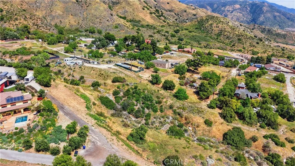 0 Stenson Sylmar, CA 91342 - Photo 7 of 13 view of a city