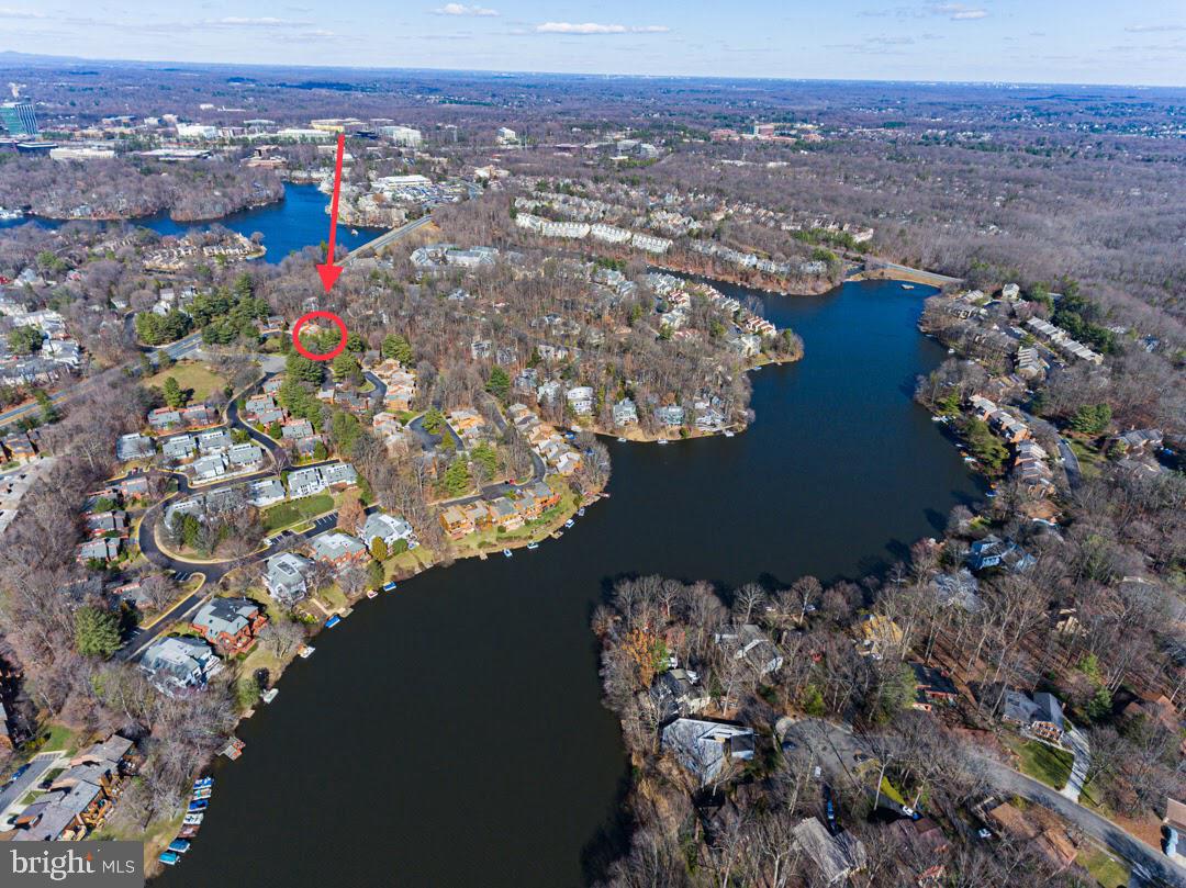 2113 Cabots Point Lane Reston, VA 20191 - Photo 45 of 56 an aerial view of a house with a yard