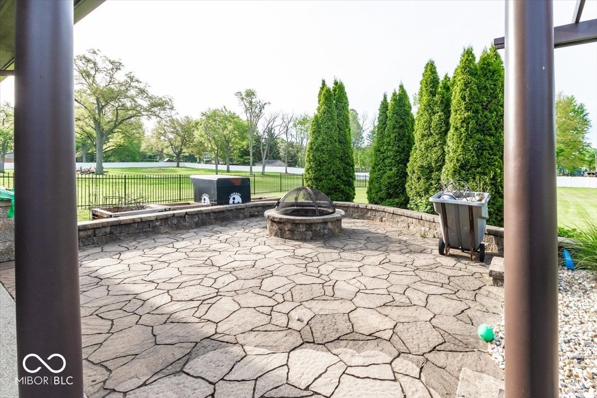 333 Jordan Road Indianapolis, IN 46217 - Photo 11 of 49