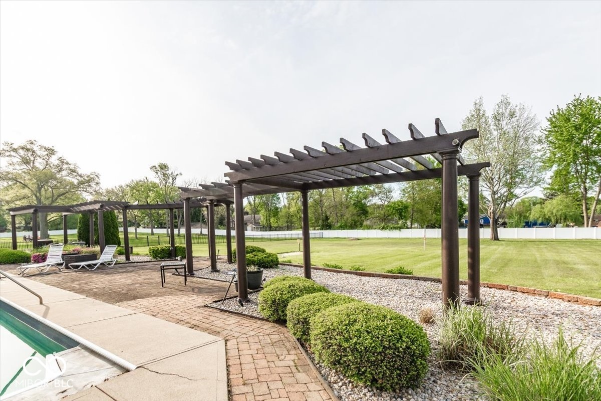 333 Jordan Road Indianapolis, IN 46217 - Photo 14 of 49