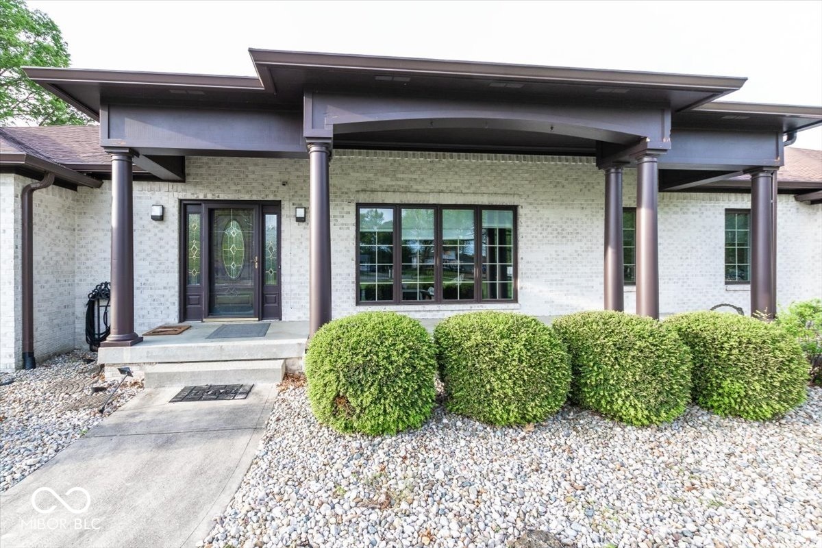 333 Jordan Road Indianapolis, IN 46217 - Photo 3 of 49