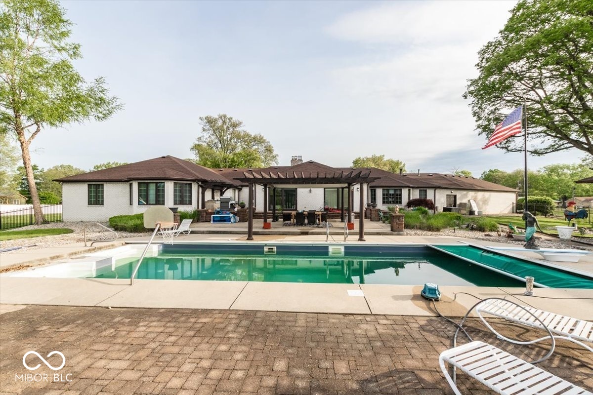 333 Jordan Road Indianapolis, IN 46217 - Photo 4 of 49