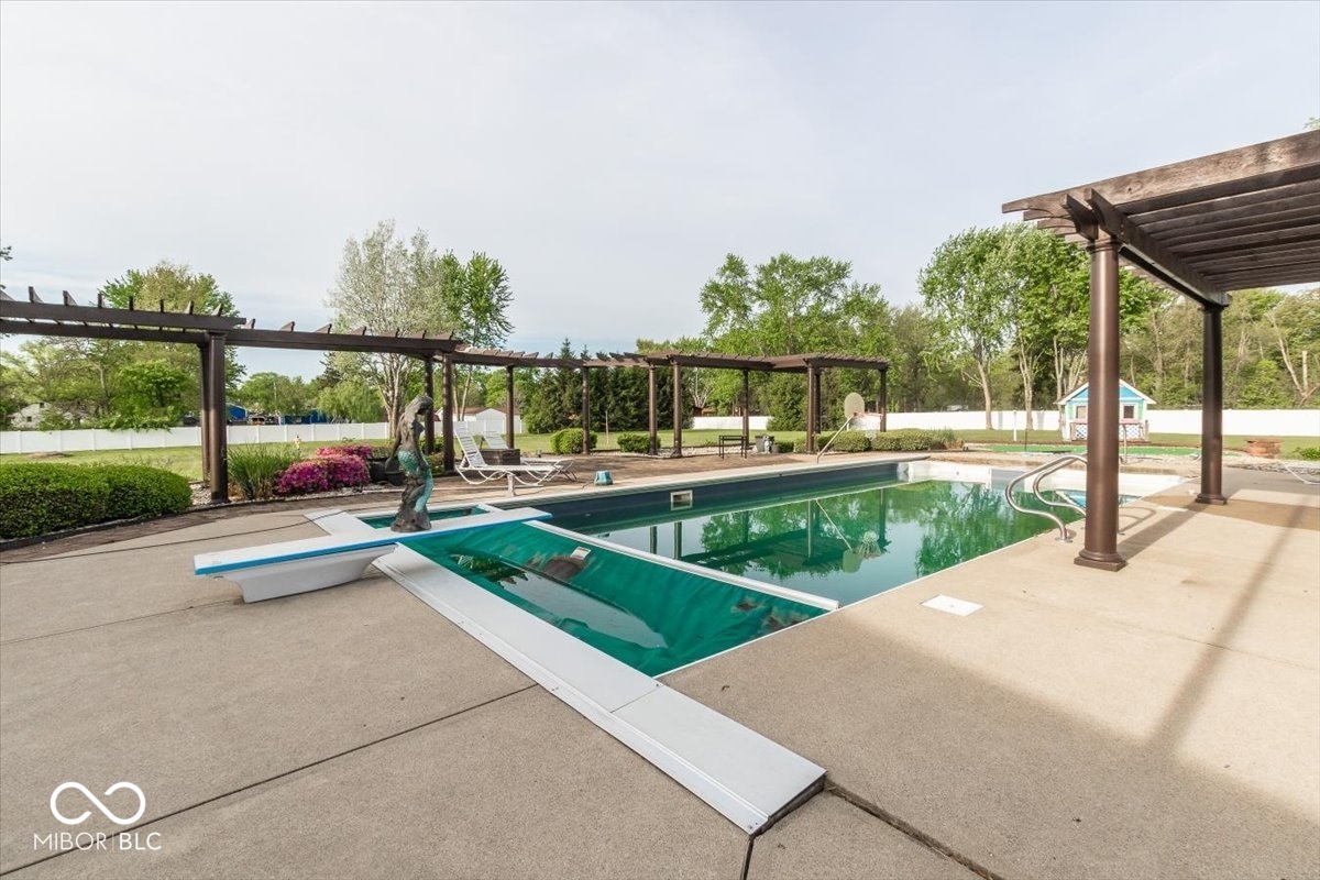 333 Jordan Road Indianapolis, IN 46217 - Photo 10 of 49