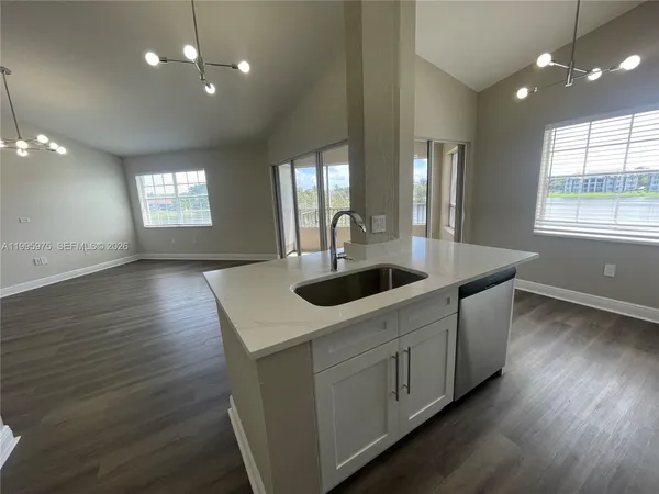 $2,495 | 2850 North Oakland Forest Drive, Unit 305, Oakland Park, FL 33309